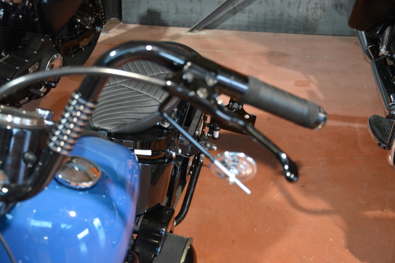 CROSS BONE CROSS BONE