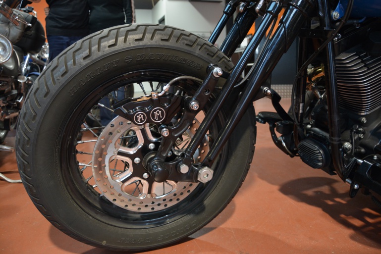 CROSS BONE CROSS BONE