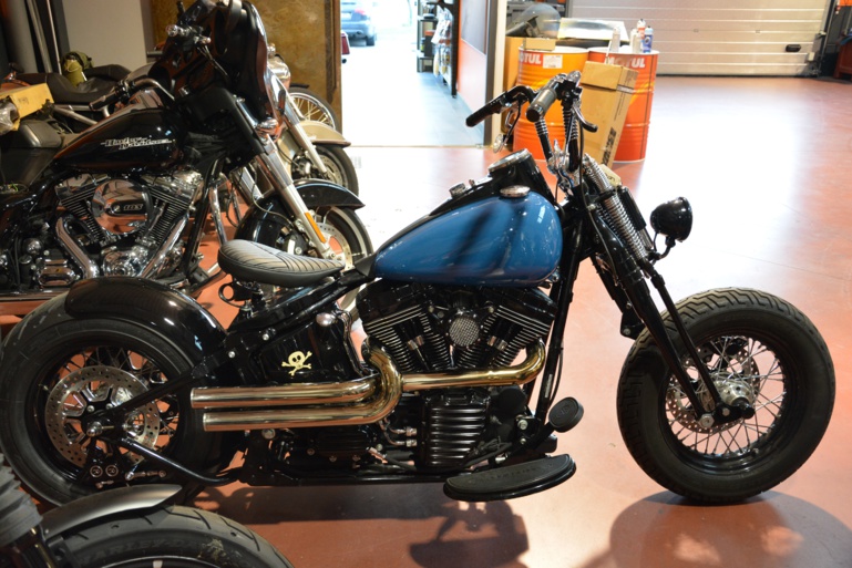 CROSS BONE CROSS BONE