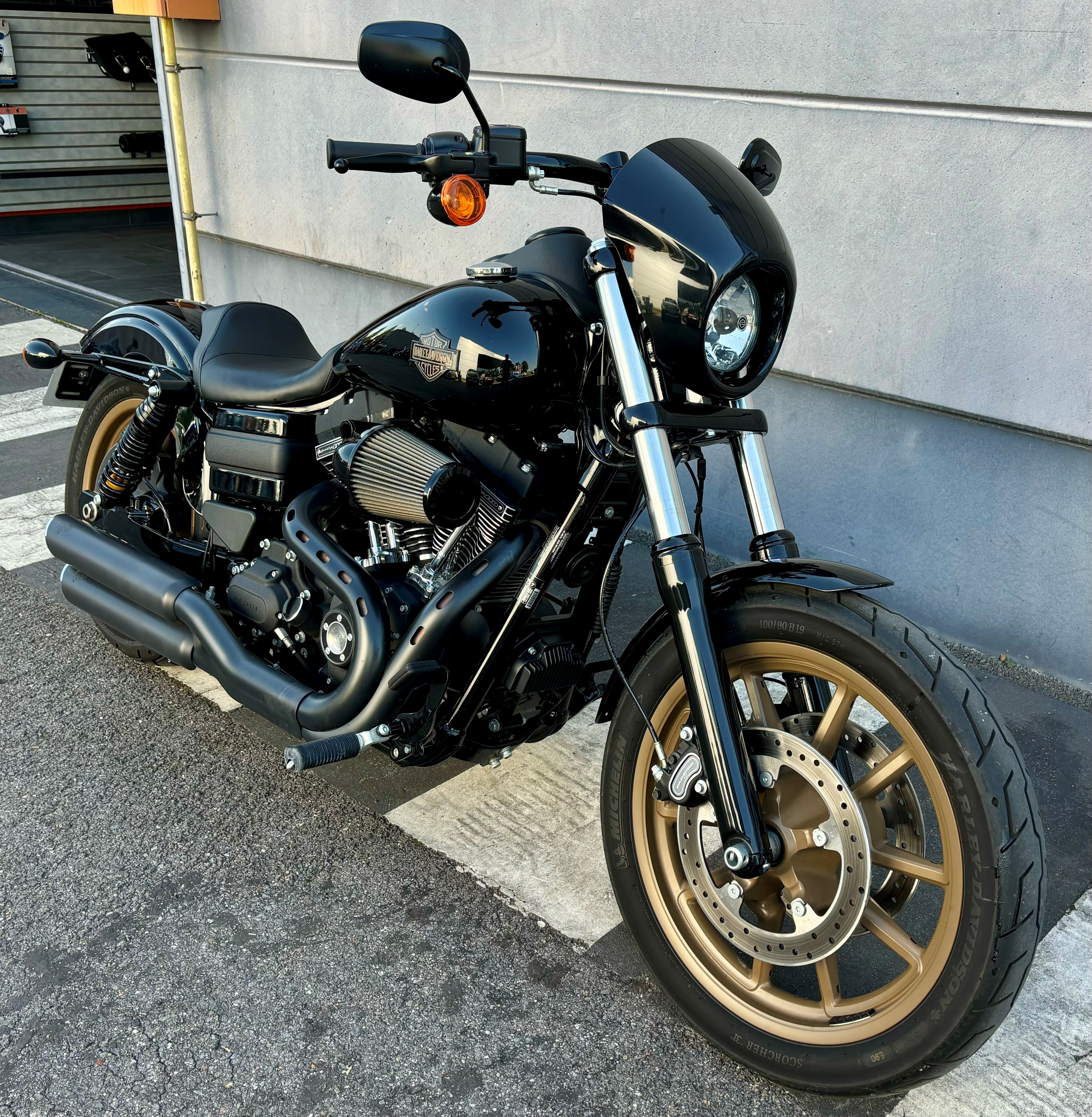 LOW RIDER S